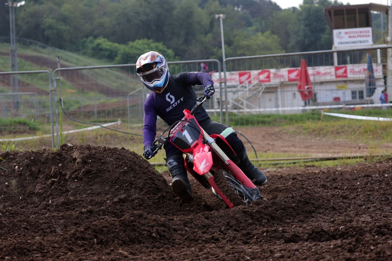 Prova Honda CRF 250R e CRF450R  2025: sempre più su!